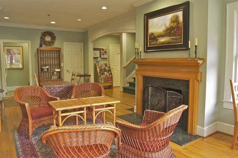 The University Inn At Emory Druid Hills ภายนอก รูปภาพ